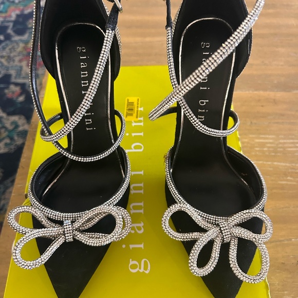 Gianni Bini style Ezlynn black strapped Almost New Condition rhinestone heels - Picture 5 of 13